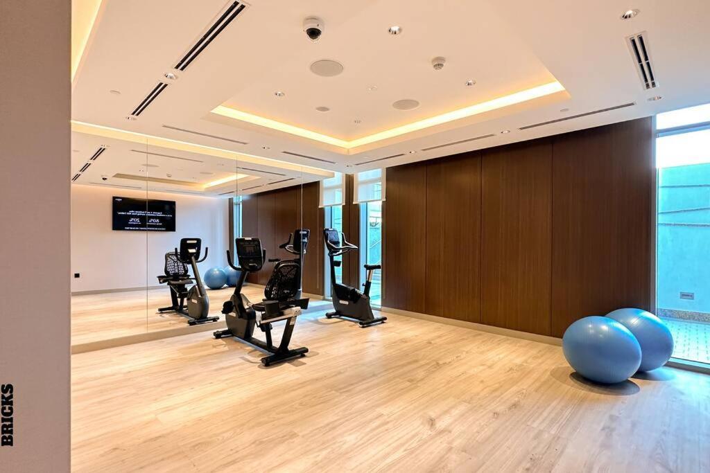 Sleek One Bed Sobha Vistas A1302 * Dubai